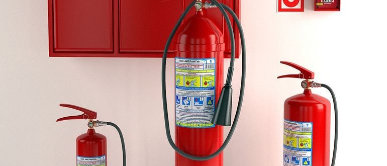 Огнетушитель на стене. Огнетушитель на стене. Огнетушитель на стене. Огнетушитель в кабинете. Крепление для огнетушителя оп-4.