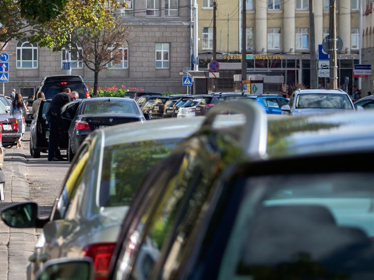 Как оплатить парковку автомобиля в центре Москвы